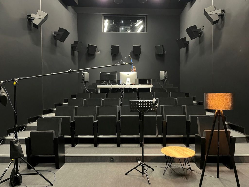 auditorium en post production